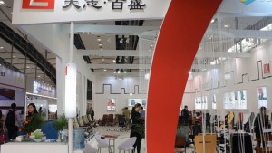 2016年廣州家具展——大志家具接受畢加展覽采訪